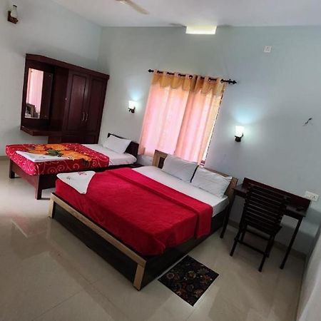 Pknhomestay Kumily Thekkady Exterior photo