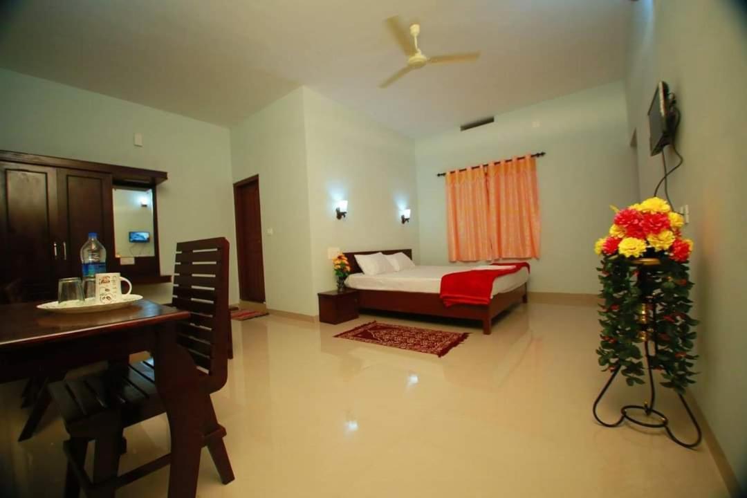 Pknhomestay Kumily Thekkady Exterior photo