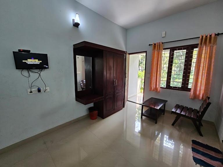 Pknhomestay Kumily Thekkady Exterior photo