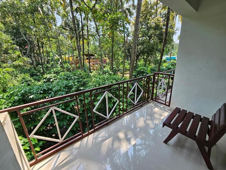 Pknhomestay Kumily Thekkady Exterior photo